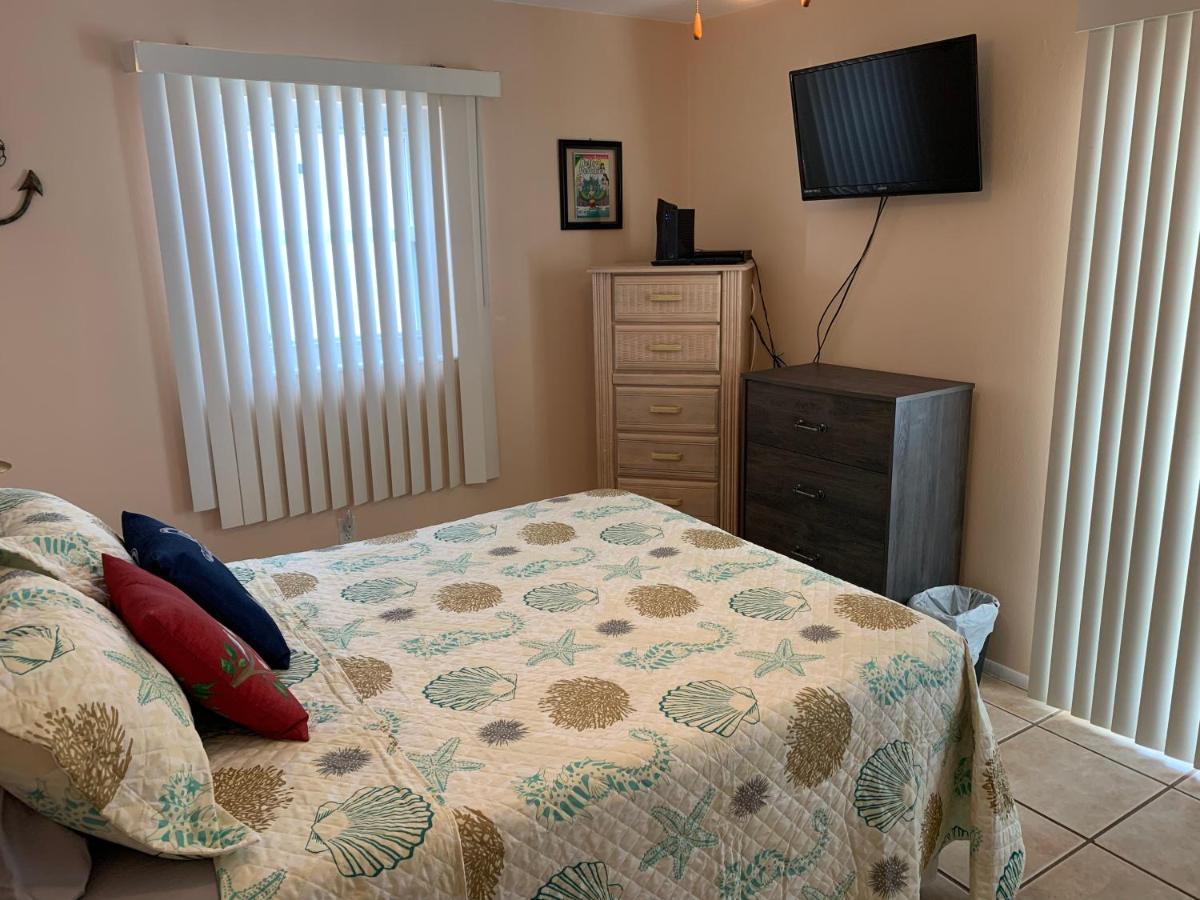 Michaels Siesta -Beachside Bungalows St. Pete Beach Exterior foto